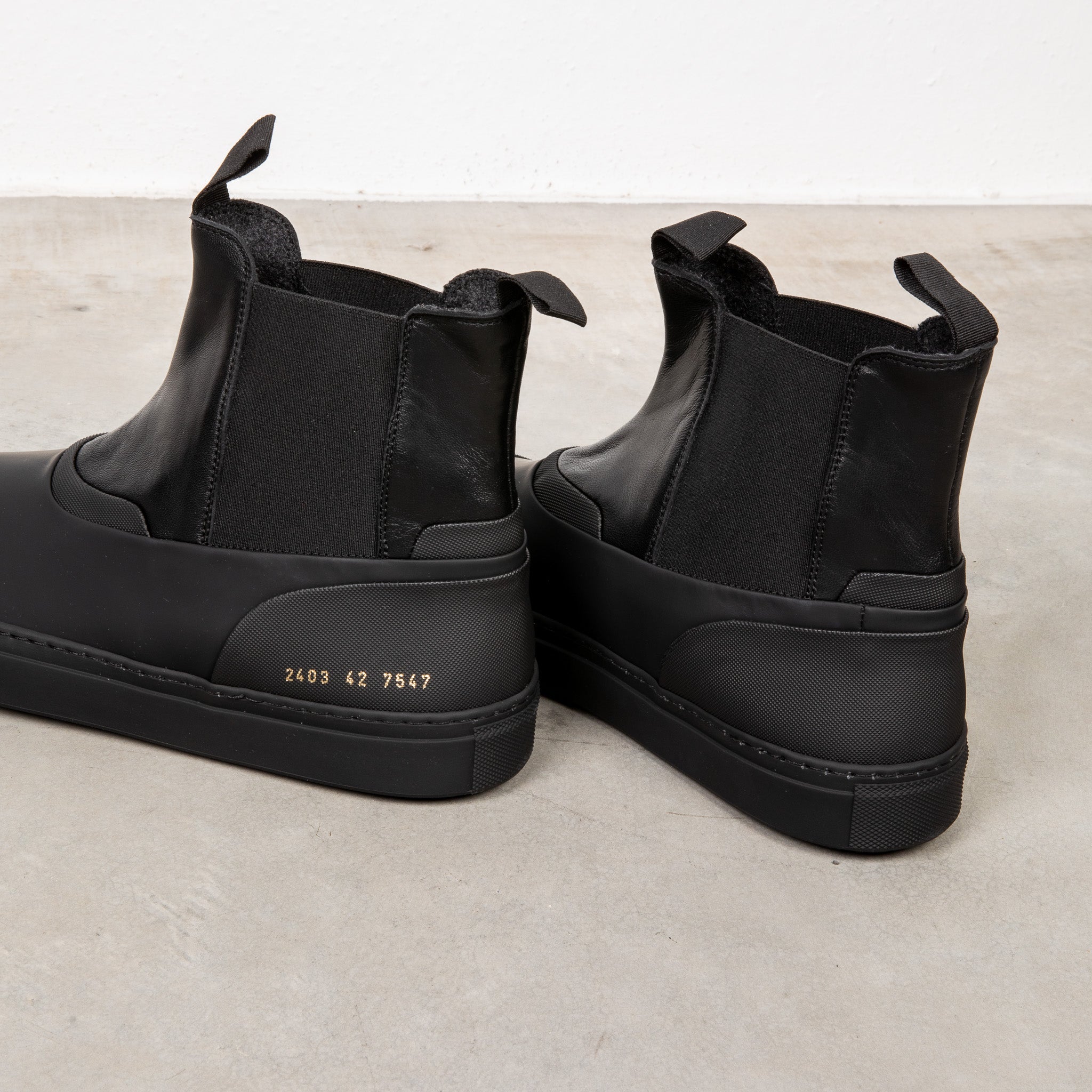 Common projects hotsell chelsea boots black