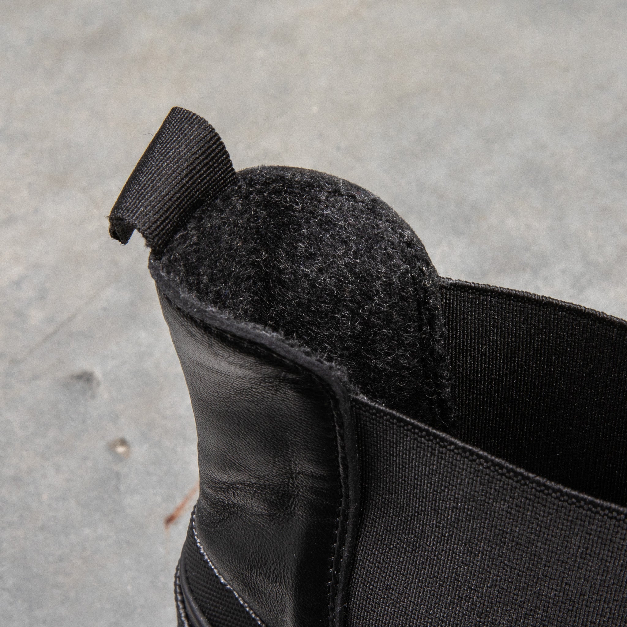 Common projects outlet black boots