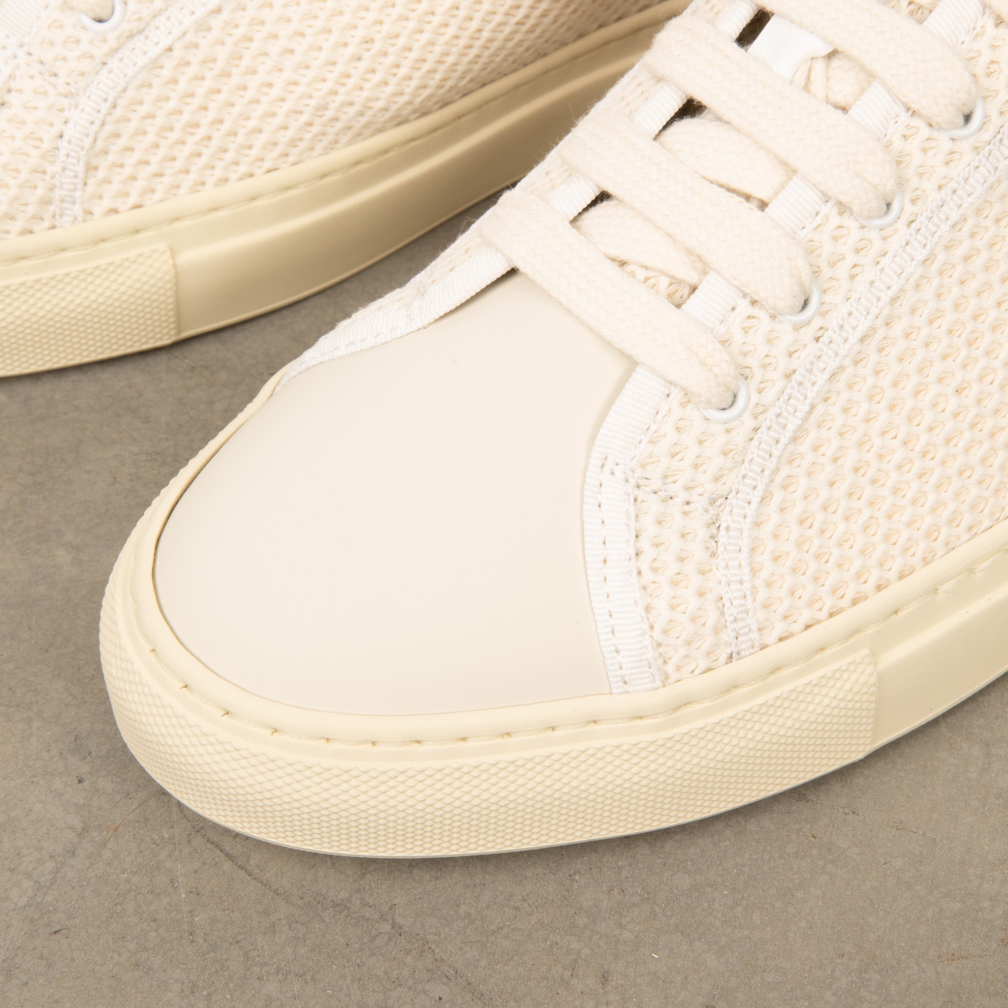 Common projects achilles low retro best sale