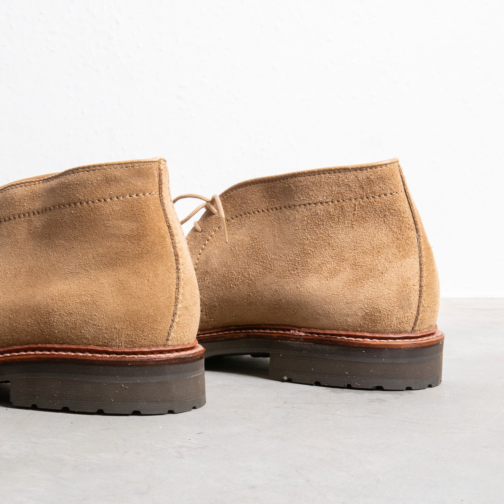 Alden x Frans Boone Tan calf Suede Chukka on Rubber sole – Frans