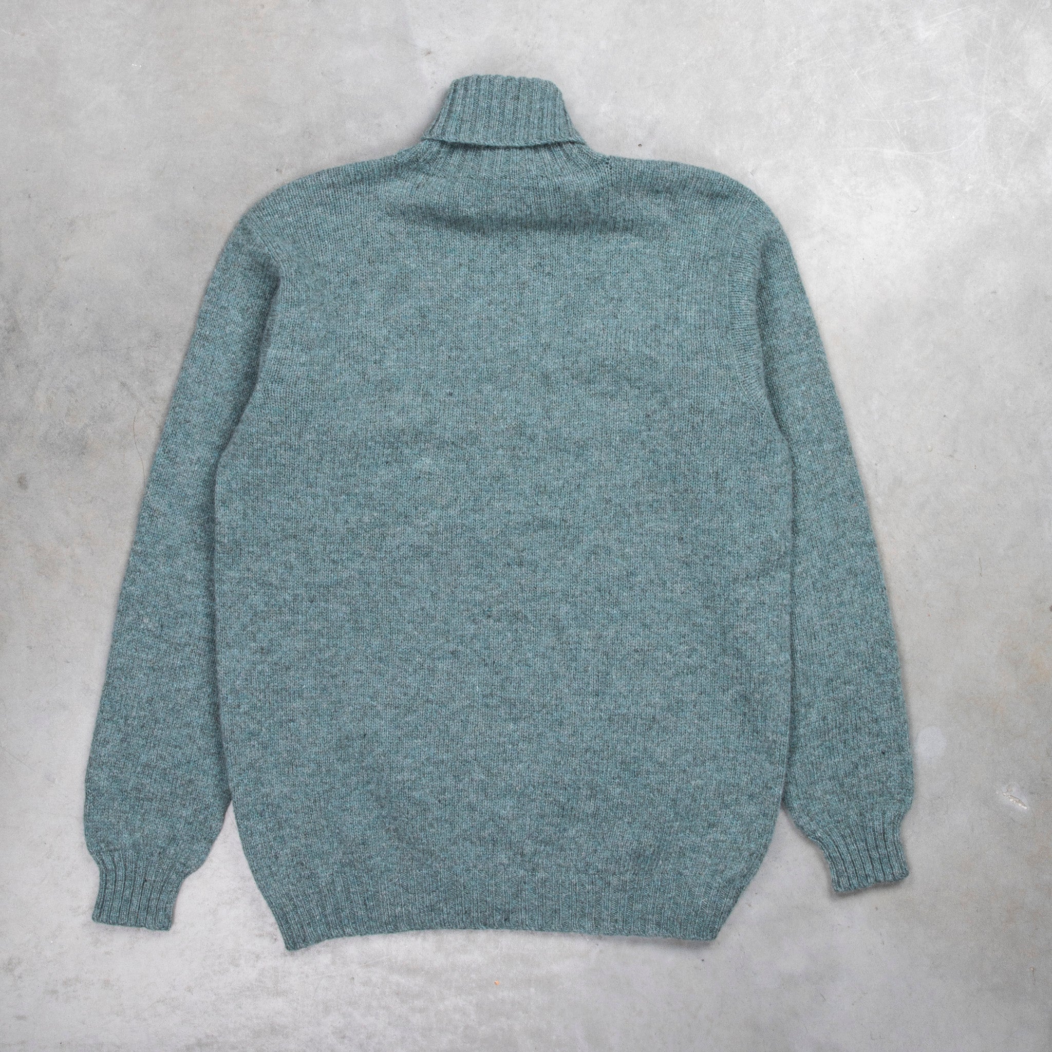 Laurence J. Smith Super Soft Seamless Roll Neck Pullover Graphite Green