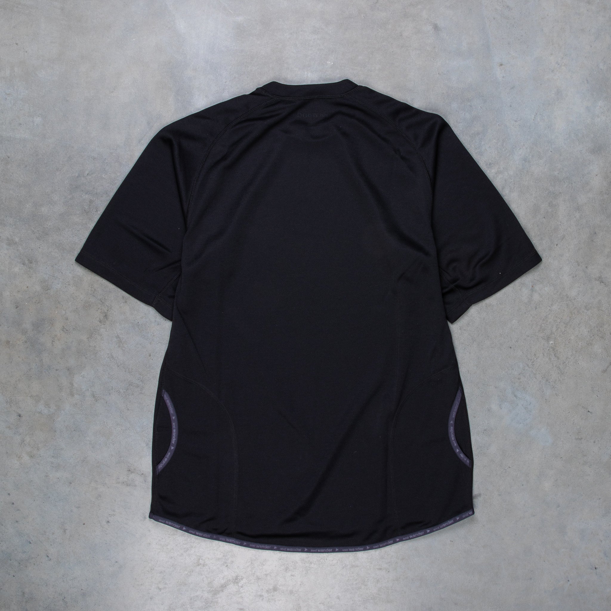 And Wander Power Dry Jersey Raglan SS T Black – Frans Boone Store