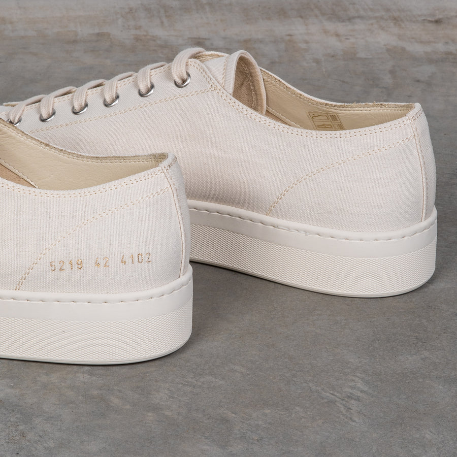 Common Projects 5219 Tournament Low in Canvas Off White