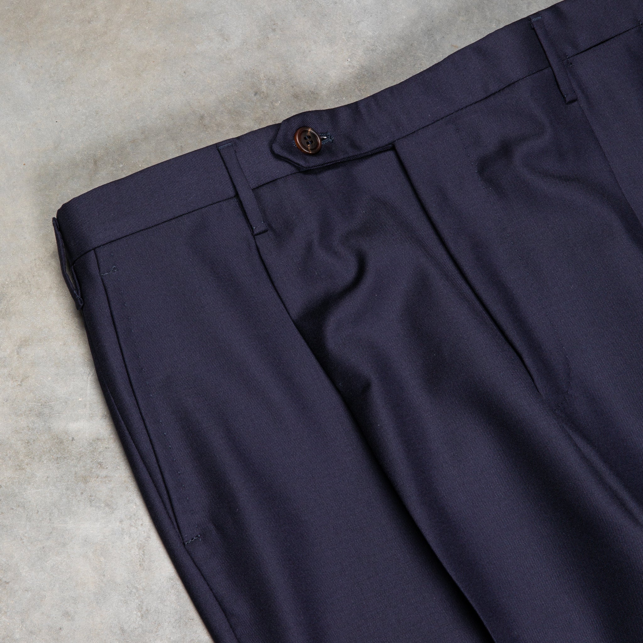 Rota Pantaloni High Rise Regular Fit Wool Gabardine Navy blue – Frans ...